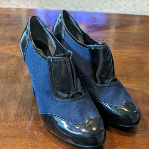 Tori Burch Navy Wool and Patent Leather booties